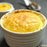 Soufflè al formaggio di capra, zucca e radicchio tardivo