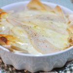 Tortine croccanti al pecorino, pere e miele